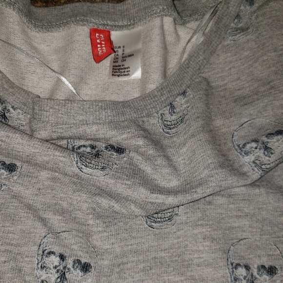 Sweater - Picture 2 of 3